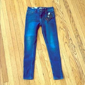Levi’s 710 Super Skinny Jean